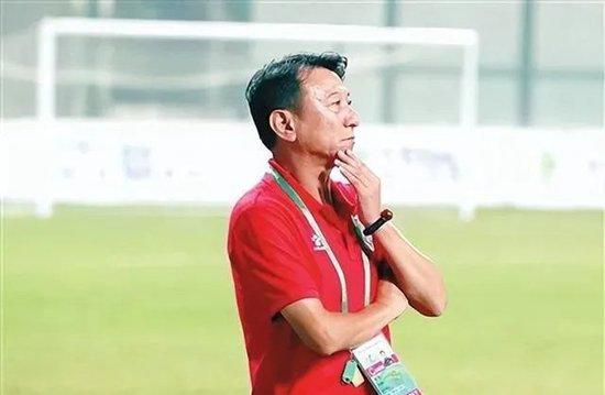 日本老师扒裙子打屁股网站