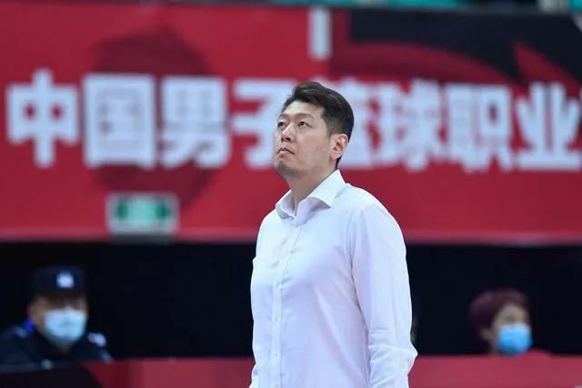 国产三级在线精品男人的天堂