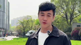 咖啡厅女士的服务